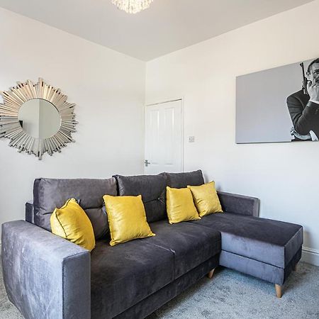 Вилла Rotherham'S Bond House Экстерьер фото